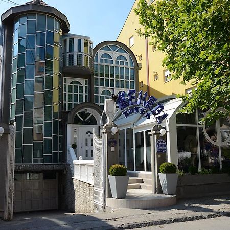 Hotel Zeneva Kragujevac Exteriör bild