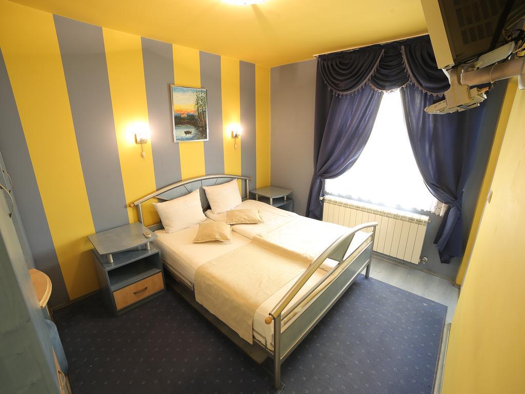 Hotel Zeneva Kragujevac Rum bild