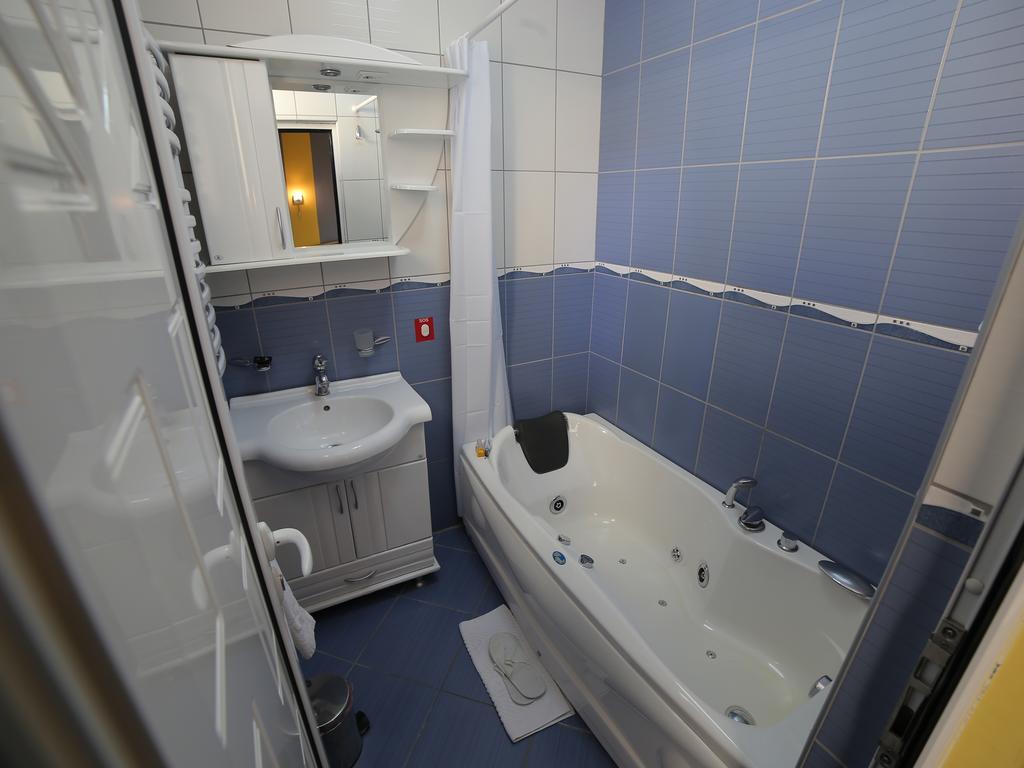 Hotel Zeneva Kragujevac Rum bild