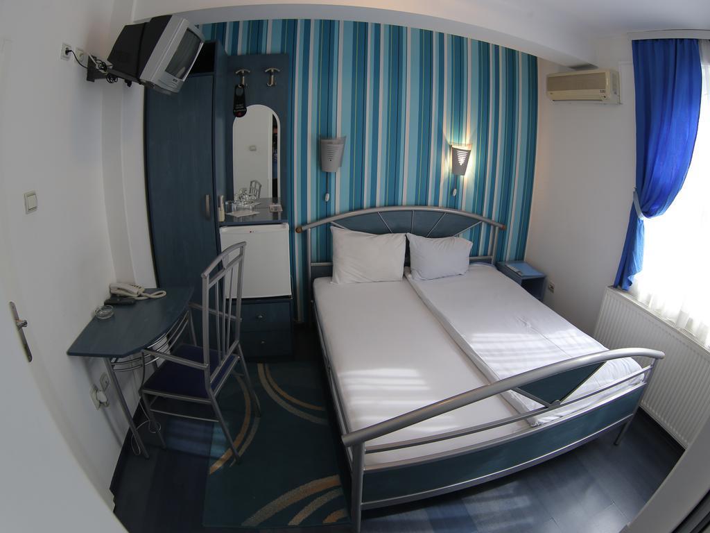 Hotel Zeneva Kragujevac Rum bild