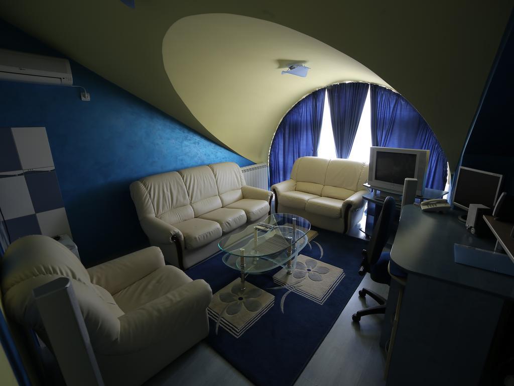 Hotel Zeneva Kragujevac Rum bild