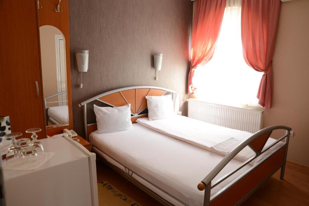 Hotel Zeneva Kragujevac Rum bild
