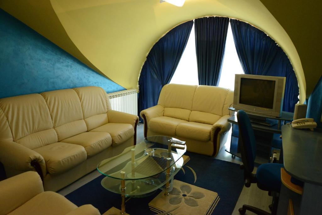 Hotel Zeneva Kragujevac Rum bild